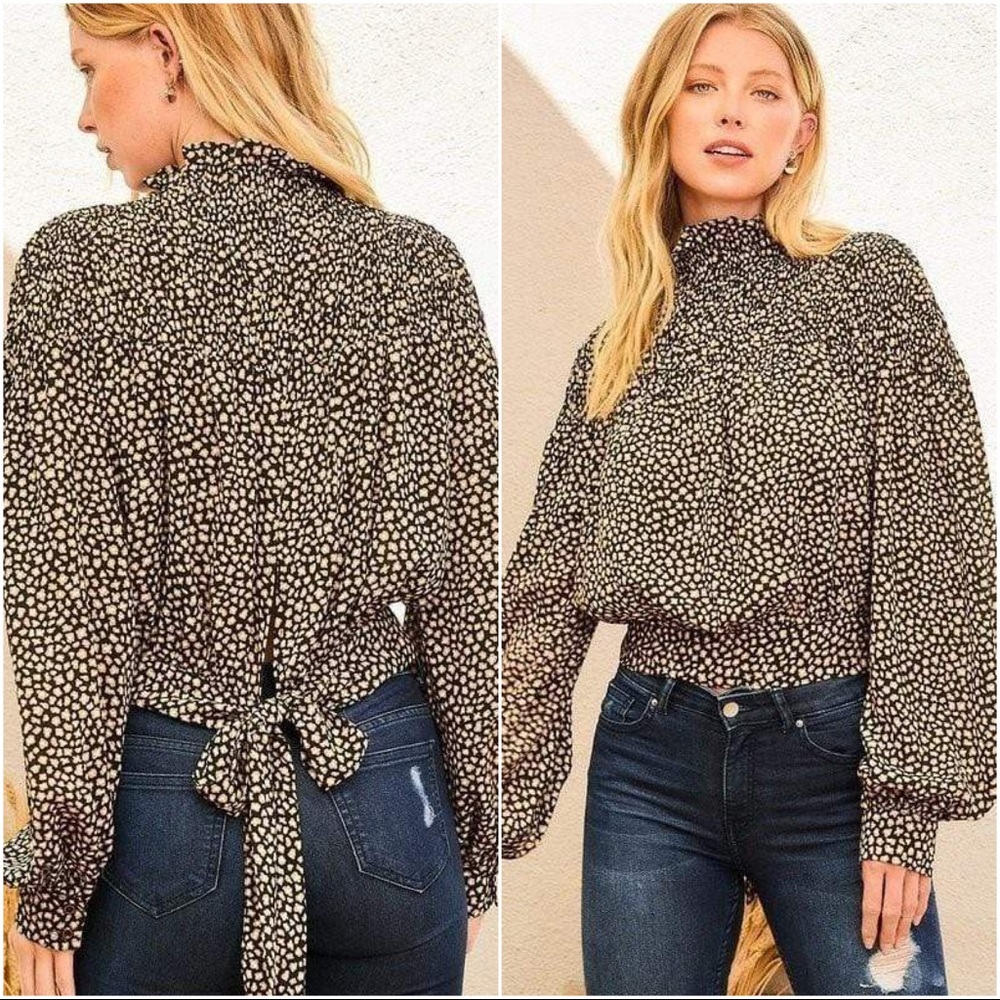 Flirty Leopard Print Blouse - Picture 5 of 12